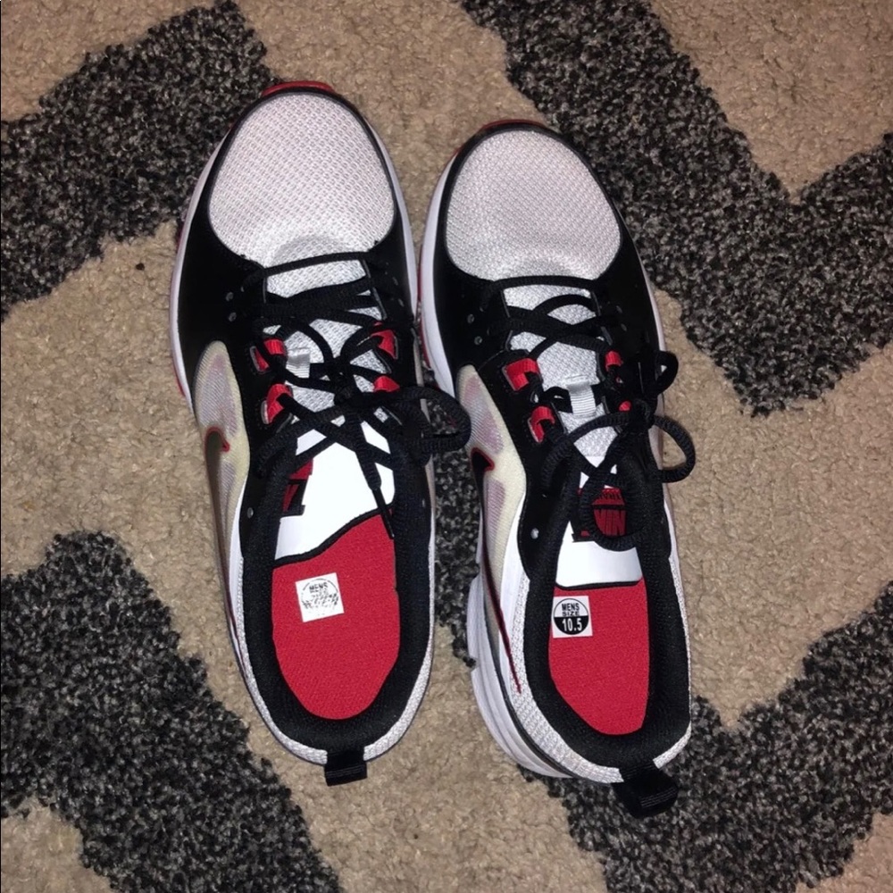 Men’s Nike shoe